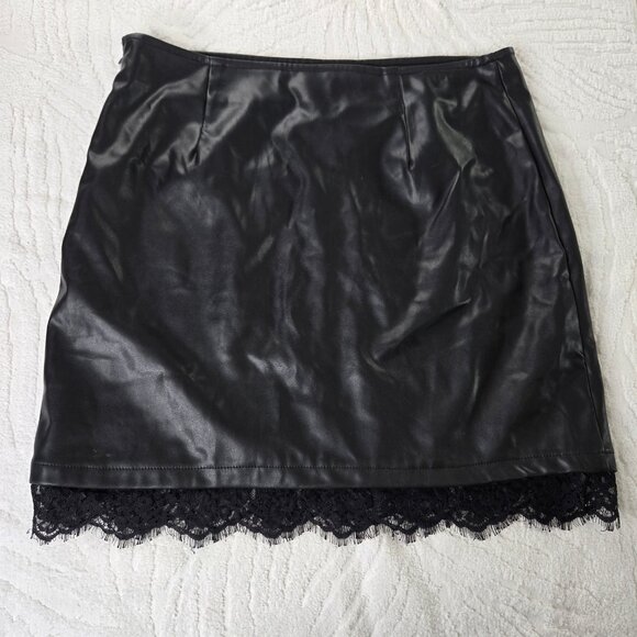 🎄 Fashion Nova EUC faux leather lace mini skirt XL Juniors black - Picture 4 of 14